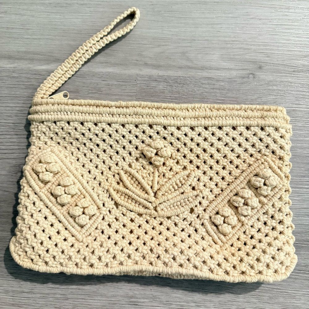 Vintage Beige Macrame Crochet Wristlet Clitch